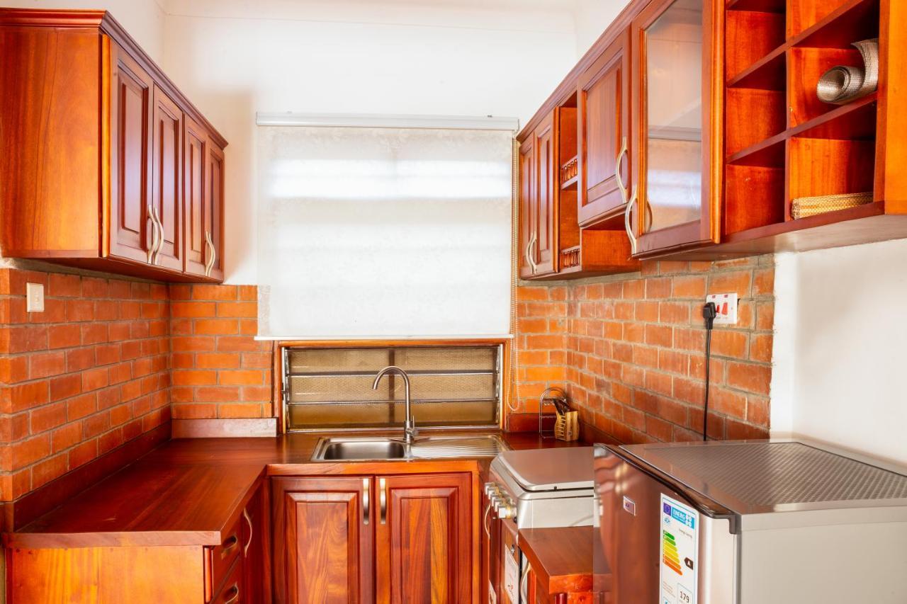 Kisubi Forest Cottages Ентебе Екстериор снимка