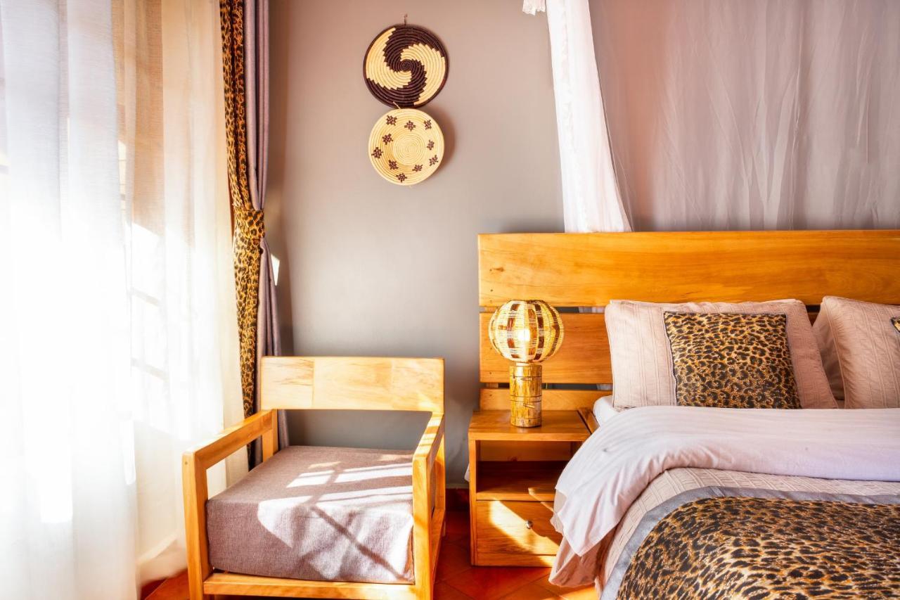 Kisubi Forest Cottages Ентебе Екстериор снимка